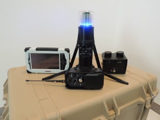 Bild der Ausstattung der mobilen Landeplatzbefeuerung mit Lampe, Steuerung und Transportkoffer